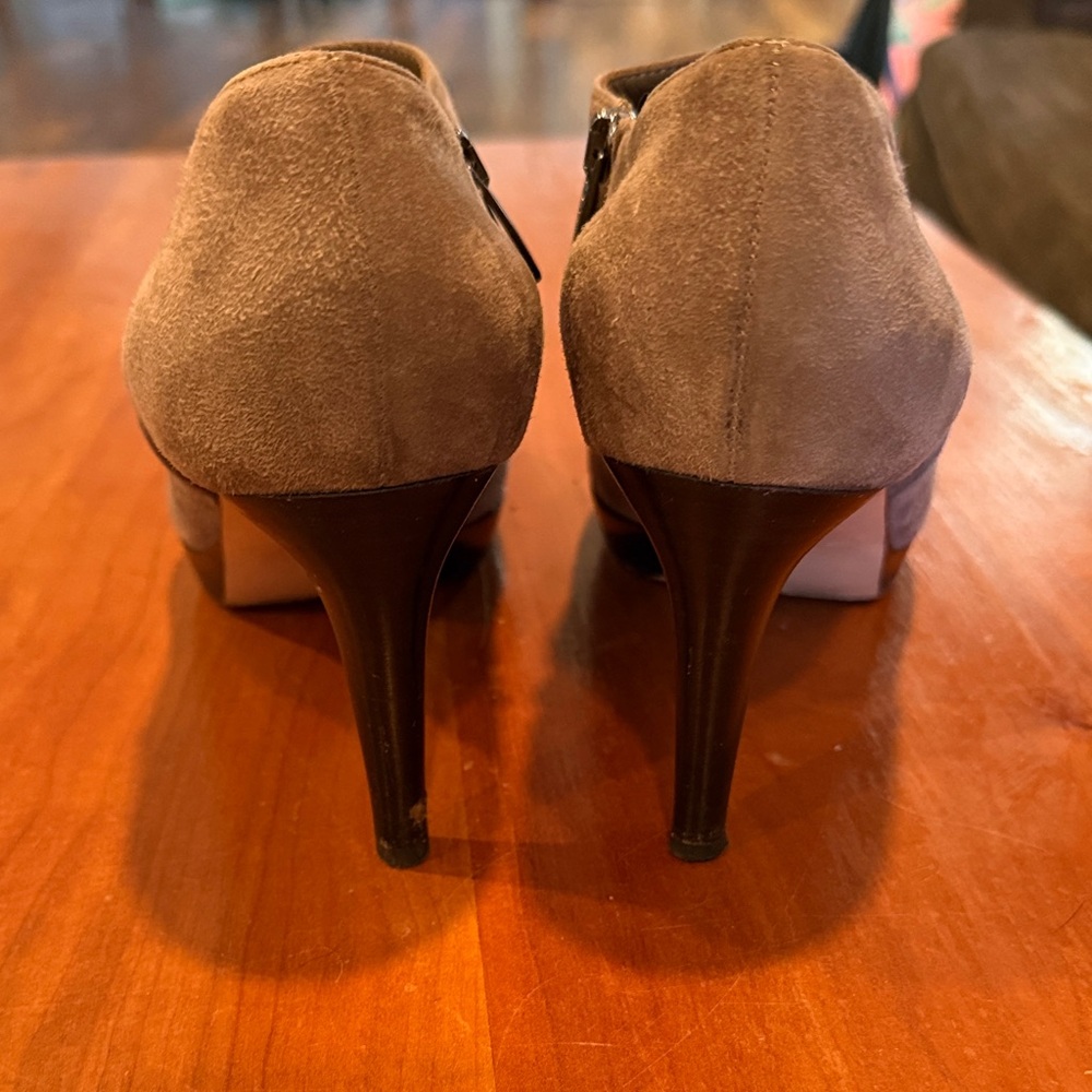 Gianvito Rossi Suede Ankle Booties - Picture 4 of 9
